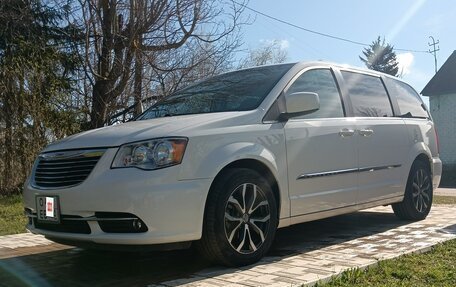 Chrysler Town & Country V рестайлинг, 2011 год, 1 690 000 рублей, 11 фотография