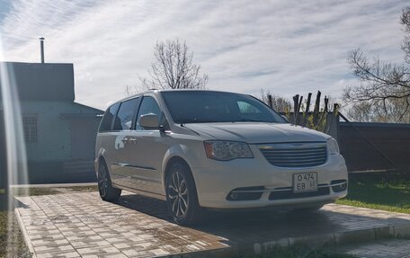Chrysler Town & Country V рестайлинг, 2011 год, 1 690 000 рублей, 10 фотография