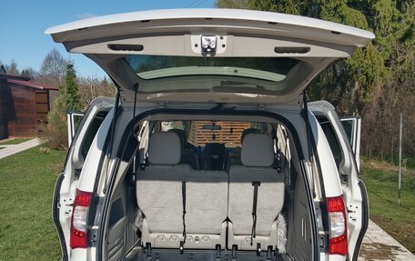 Chrysler Town & Country V рестайлинг, 2011 год, 1 690 000 рублей, 15 фотография