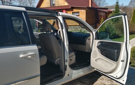 Chrysler Town & Country V рестайлинг, 2011 год, 1 690 000 рублей, 14 фотография