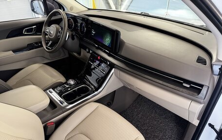 KIA Carnival, 2021 год, 3 870 000 рублей, 17 фотография