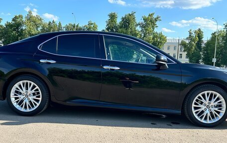 Toyota Camry, 2018 год, 2 700 000 рублей, 1 фотография