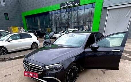 Mercedes-Benz E-Класс, 2022 год, 4 950 000 рублей, 4 фотография