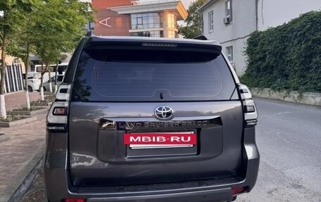 Toyota Land Cruiser Prado 150 рестайлинг 2, 2021 год, 6 500 000 рублей, 5 фотография