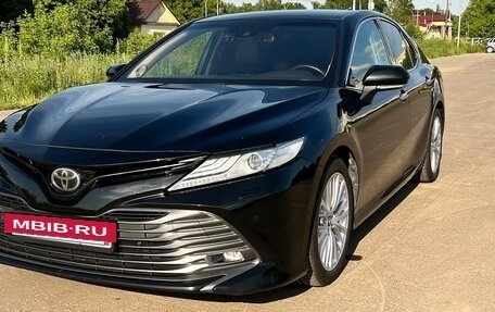 Toyota Camry, 2018 год, 2 700 000 рублей, 4 фотография