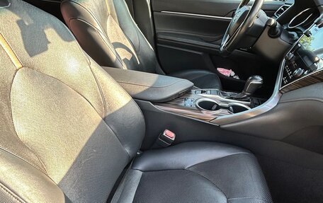 Toyota Camry, 2018 год, 2 700 000 рублей, 13 фотография