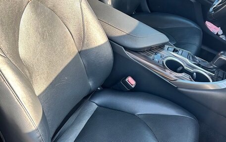 Toyota Camry, 2018 год, 2 700 000 рублей, 12 фотография