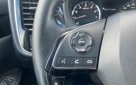Mitsubishi Outlander III рестайлинг 3, 2018 год, 1 630 000 рублей, 11 фотография