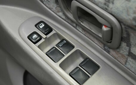 Nissan Liberty, 2000 год, 380 000 рублей, 6 фотография