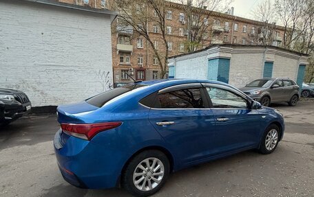 Hyundai Solaris II рестайлинг, 2018 год, 990 000 рублей, 5 фотография