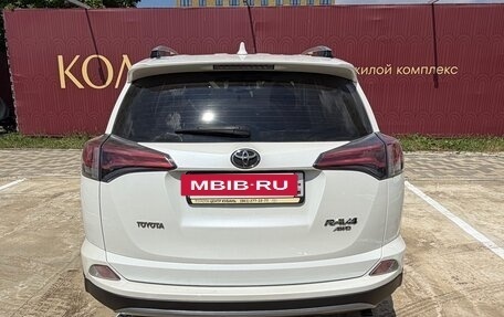 Toyota RAV4, 2017 год, 2 500 000 рублей, 4 фотография