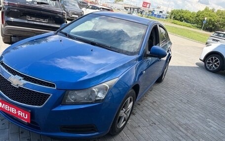 Chevrolet Cruze II, 2009 год, 555 000 рублей, 3 фотография