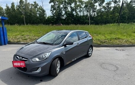Hyundai Solaris II рестайлинг, 2011 год, 480 000 рублей, 11 фотография
