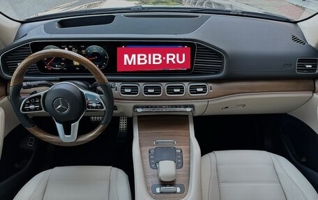 Mercedes-Benz GLS, 2023 год, 13 300 000 рублей, 3 фотография
