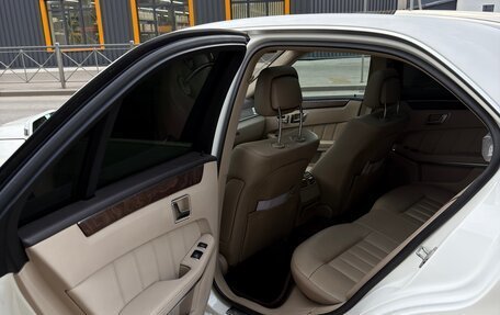 Mercedes-Benz E-Класс, 2013 год, 2 300 000 рублей, 11 фотография