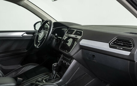 Volkswagen Tiguan II, 2018 год, 3 398 000 рублей, 15 фотография