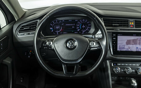 Volkswagen Tiguan II, 2018 год, 3 398 000 рублей, 11 фотография