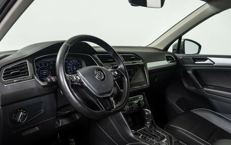 Volkswagen Tiguan II, 2018 год, 3 398 000 рублей, 10 фотография