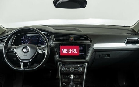 Volkswagen Tiguan II, 2018 год, 3 398 000 рублей, 14 фотография