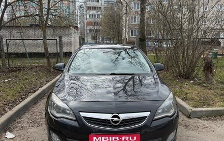 Opel Astra J, 2012 год, 600 000 рублей, 1 фотография