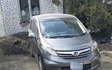 Honda Freed I, 2012 год, 1 064 000 рублей, 2 фотография