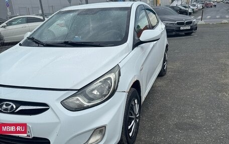 Hyundai Solaris II рестайлинг, 2012 год, 350 000 рублей, 2 фотография