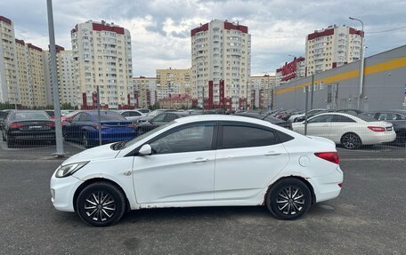 Hyundai Solaris II рестайлинг, 2012 год, 350 000 рублей, 4 фотография