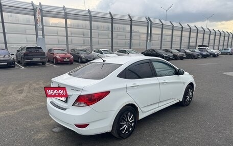 Hyundai Solaris II рестайлинг, 2012 год, 350 000 рублей, 5 фотография