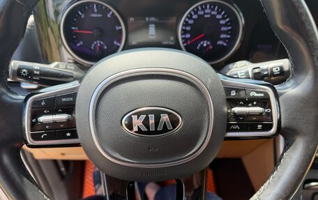 KIA Carnival, 2021 год, 2 500 000 рублей, 10 фотография