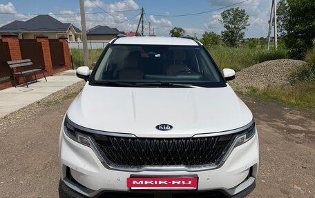 KIA Carnival, 2021 год, 2 500 000 рублей, 9 фотография