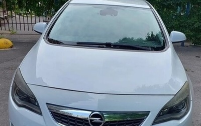 Opel Astra J, 2010 год, 700 000 рублей, 1 фотография