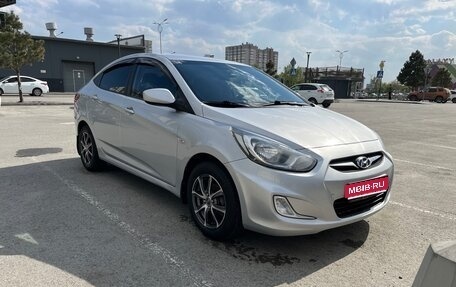 Hyundai Solaris II рестайлинг, 2012 год, 740 000 рублей, 1 фотография