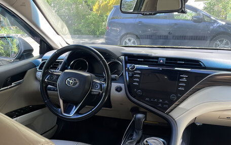 Toyota Camry, 2018 год, 3 000 000 рублей, 3 фотография