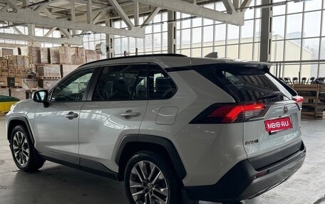 Toyota RAV4, 2021 год, 4 800 000 рублей, 3 фотография