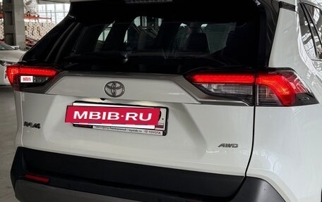 Toyota RAV4, 2021 год, 4 800 000 рублей, 2 фотография