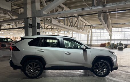 Toyota RAV4, 2021 год, 4 800 000 рублей, 12 фотография