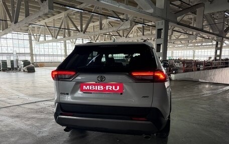 Toyota RAV4, 2021 год, 4 800 000 рублей, 11 фотография