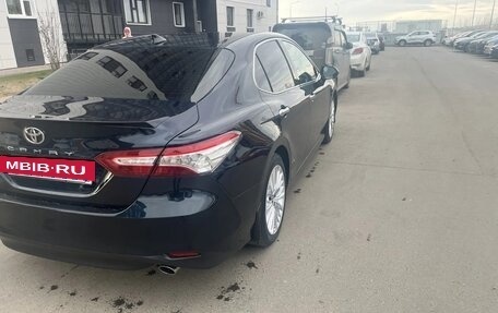 Toyota Camry, 2018 год, 2 700 000 рублей, 3 фотография