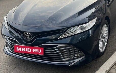 Toyota Camry, 2018 год, 2 700 000 рублей, 2 фотография