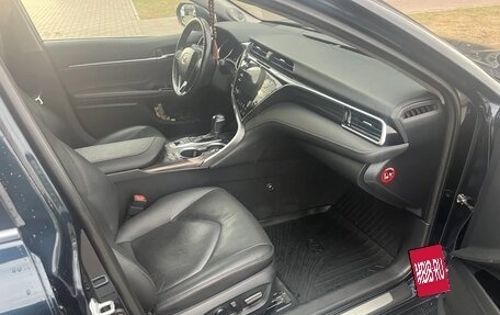 Toyota Camry, 2018 год, 2 700 000 рублей, 7 фотография