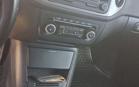 Volkswagen Golf Plus II, 2012 год, 800 000 рублей, 23 фотография