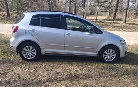 Volkswagen Golf Plus II, 2012 год, 800 000 рублей, 24 фотография