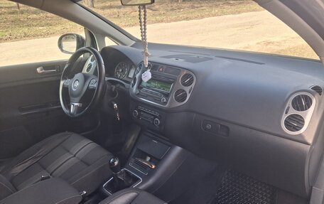 Volkswagen Golf Plus II, 2012 год, 800 000 рублей, 31 фотография