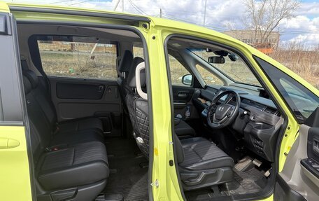 Honda Freed II, 2017 год, 1 490 000 рублей, 8 фотография