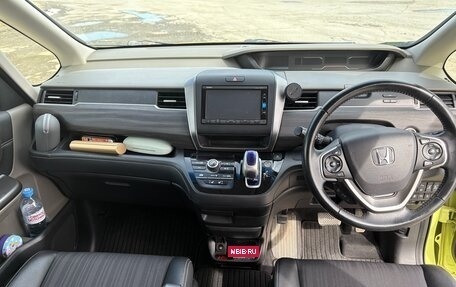 Honda Freed II, 2017 год, 1 490 000 рублей, 10 фотография