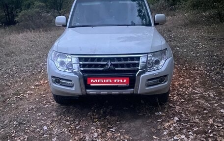 Mitsubishi Pajero IV, 2014 год, 2 400 000 рублей, 3 фотография