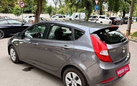 Hyundai Solaris II рестайлинг, 2015 год, 980 000 рублей, 2 фотография