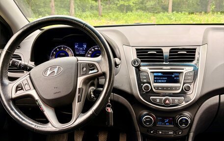 Hyundai Solaris II рестайлинг, 2015 год, 980 000 рублей, 4 фотография