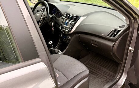 Hyundai Solaris II рестайлинг, 2015 год, 980 000 рублей, 7 фотография