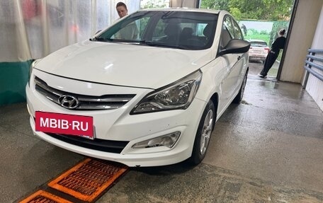 Hyundai Solaris II рестайлинг, 2016 год, 675 000 рублей, 4 фотография